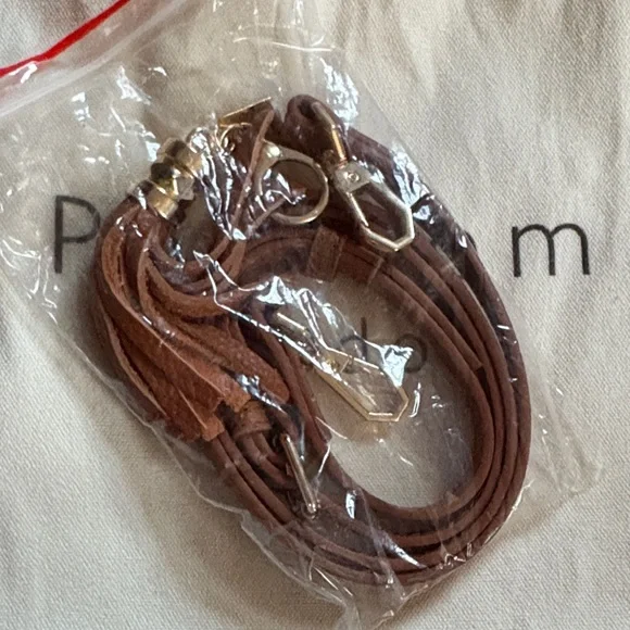 Pom Pom London Brown Crossbody Bag with Multiple Straps - Picture 7 of 7